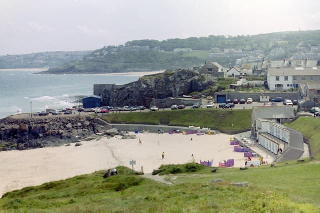 Porthgwidden Beach