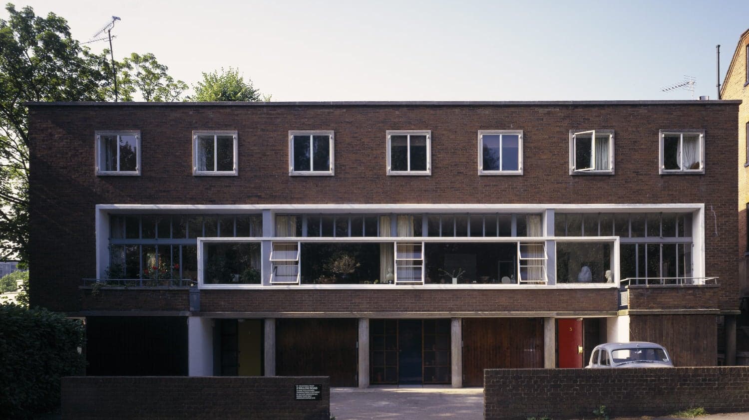 2 Willow Road